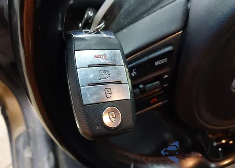 2019 Kia Sportage Ex z USA, uszkodzony, nr VIN KNDPNCAC1K7577740